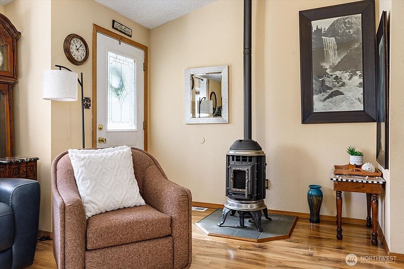 5th image of 2209 Conniston Way