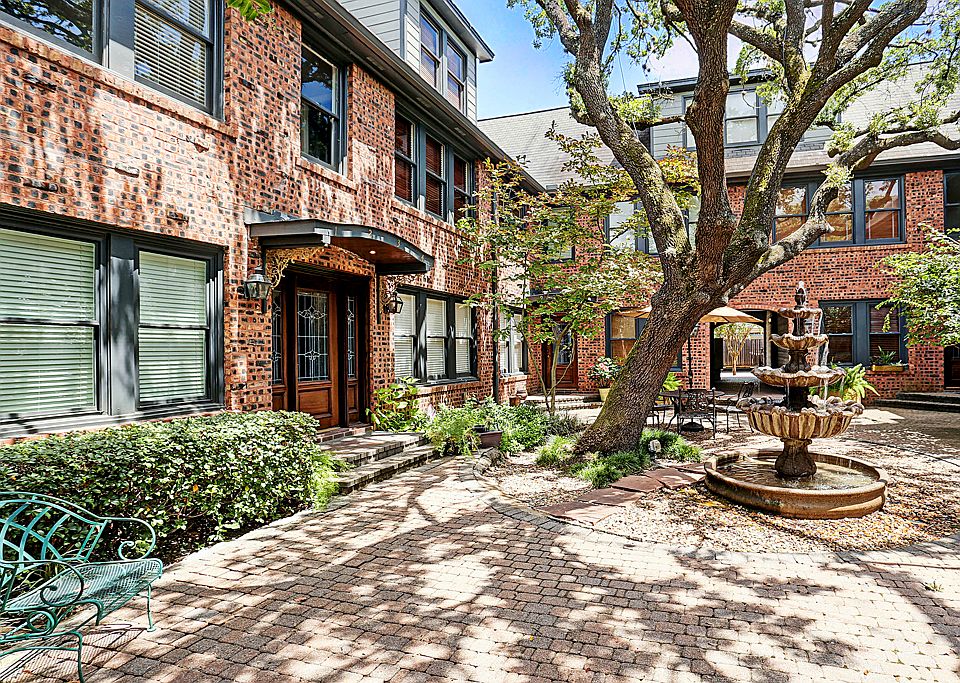 Lovely exterior courtyard.