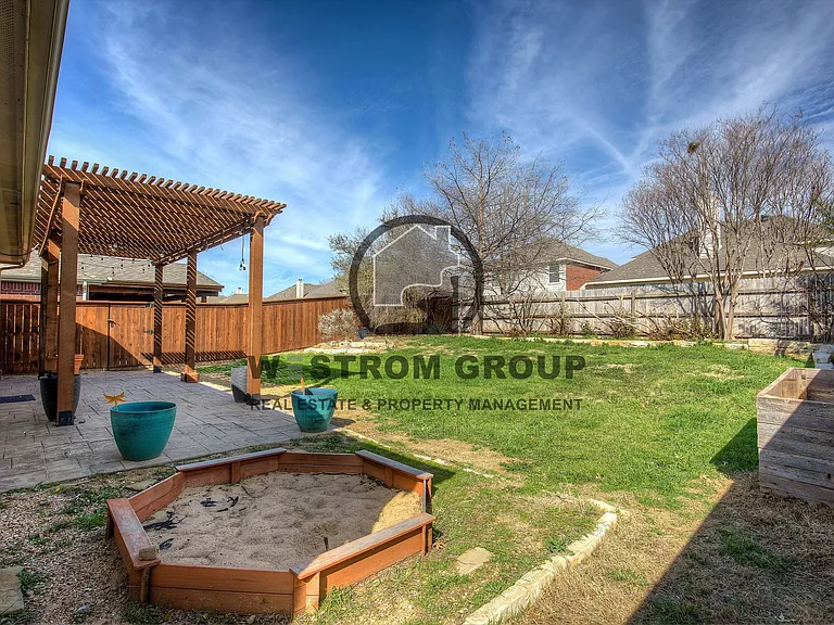 4537 Chris Dr — Photo 68