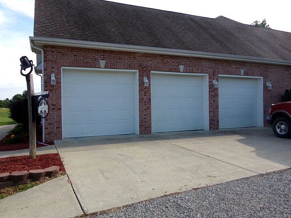 5th image of 111 Willow Bend Way