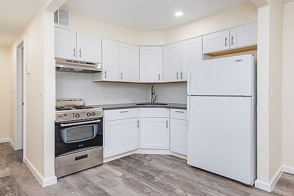 1st image of 26-27 28th St #1R