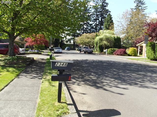 2nd image of 2348 NE Fleming Ter