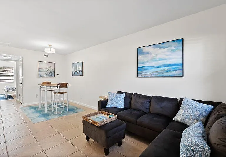2319 Tamarind Dr #102 — Photo 8