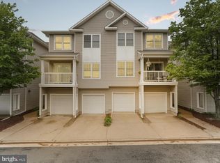4574 Superior Sq, Fairfax, VA 22033