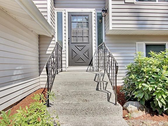 2nd image of 18819 27th Ave E