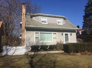 306 Shenstone Rd, Riverside, IL 60546