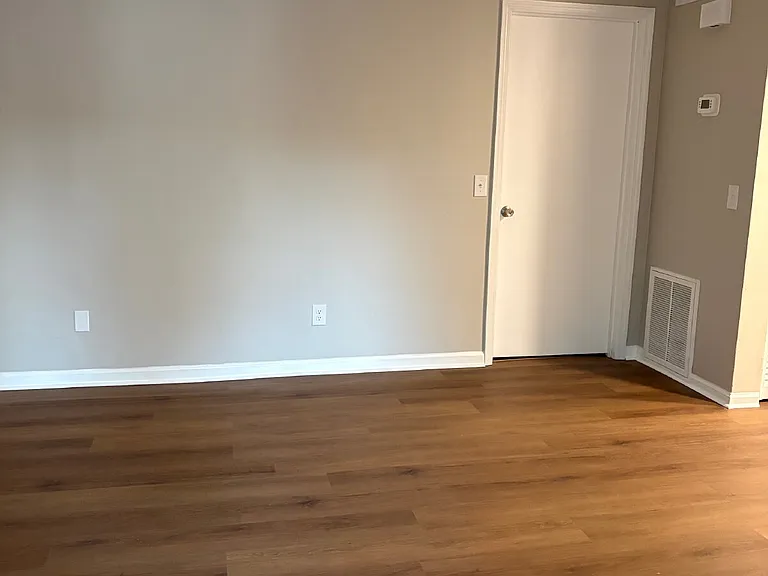 105 Ppoole St #201 — Photo 17