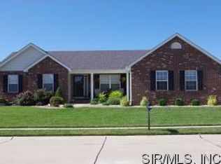 235 Ashford Dr, Glen Carbon, IL 62034