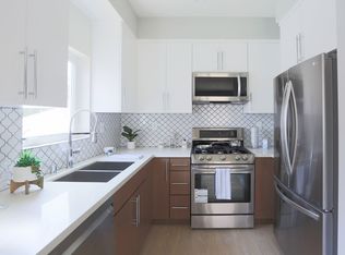 1242 N Beachwood Dr #19790013, Los Angeles, CA 90038