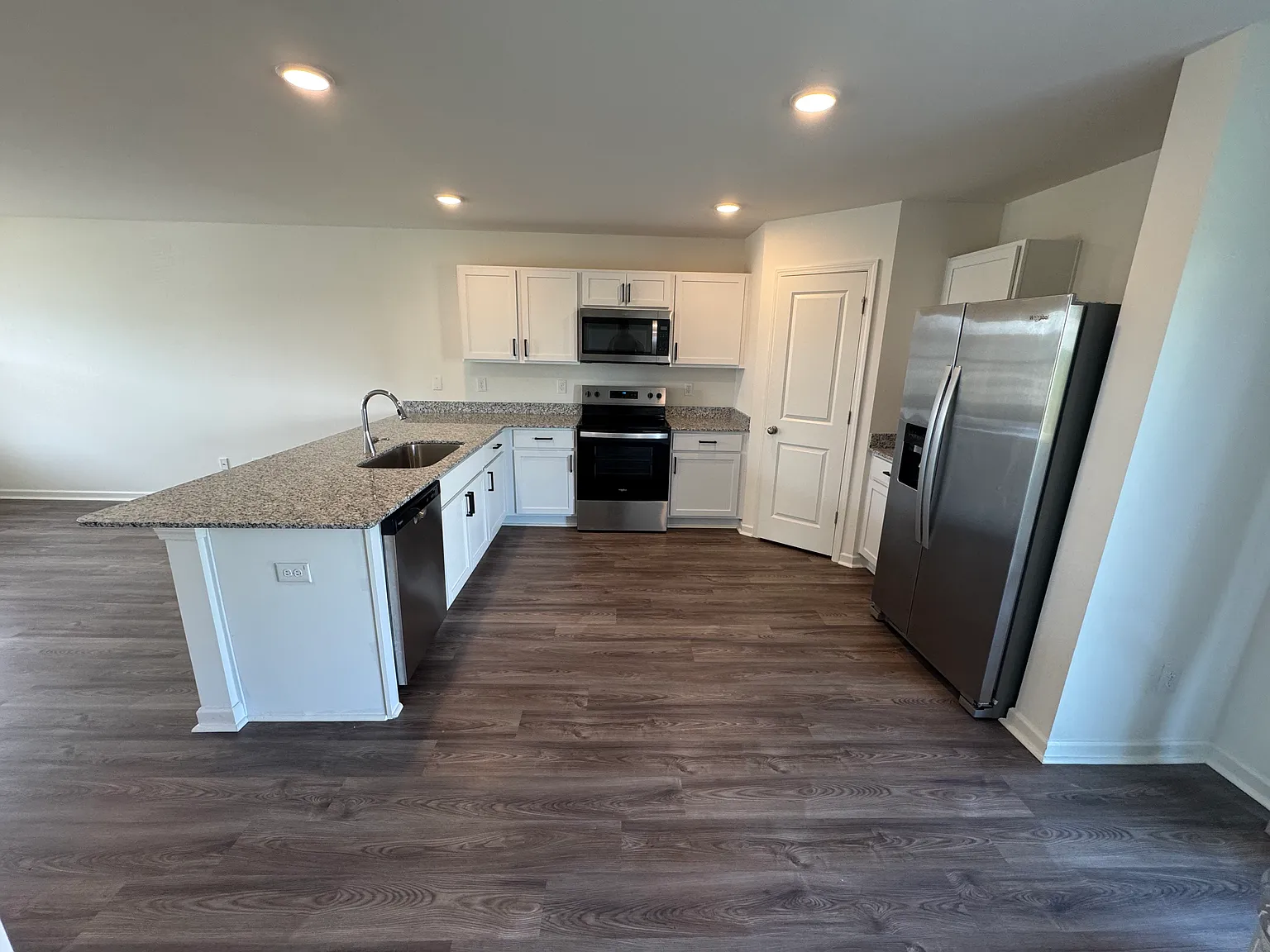 4 bed, 1774 sqft, $2,250 — Photo 4