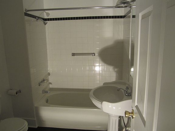5th image of 1117 Bolivar St