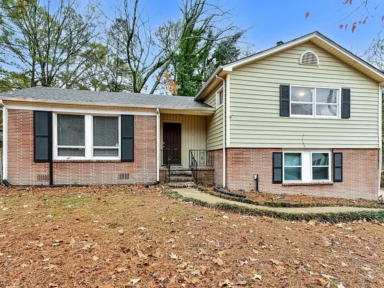 909 Winchester Dr — Photo 5