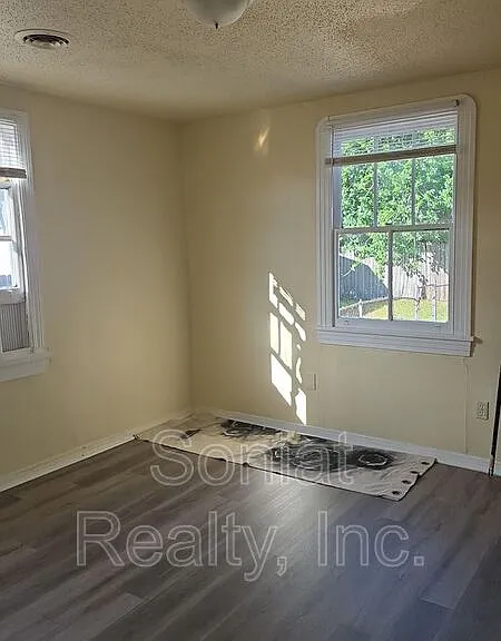 8025 Pompano St — Photo 5