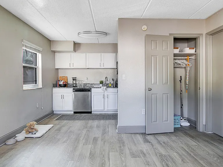 3435 S Orange Ave — Photo 16
