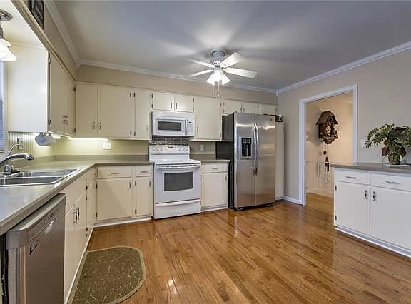 5th image of 6829 NW Park Plaza Dr