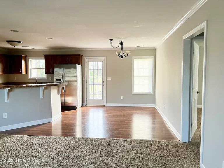 108 Oakwood Dr — Photo 12