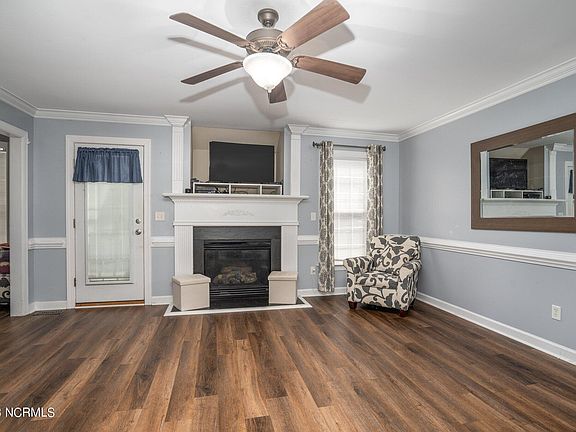 3rd image of 212 Laurel Spring Drive
