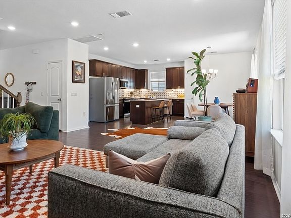 4th image of 6809 Ellsworth