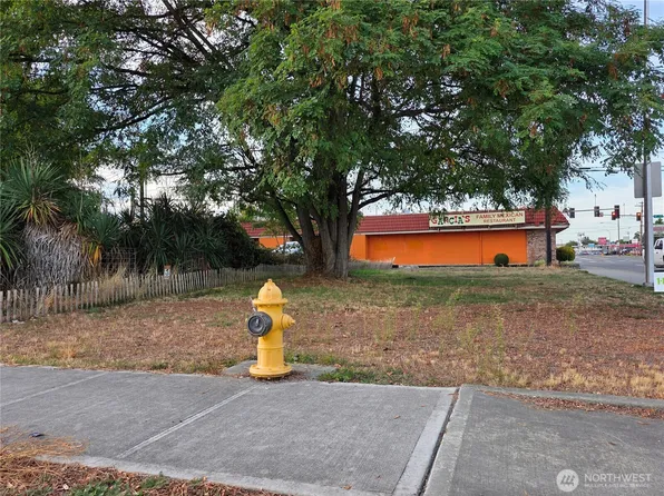 223 3rd Street NE, Auburn, WA 98002