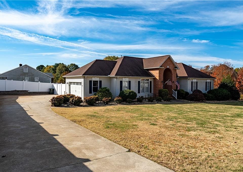 212 Fairfax Rd, Easley, SC 29642 MLS 20256519 Zillow