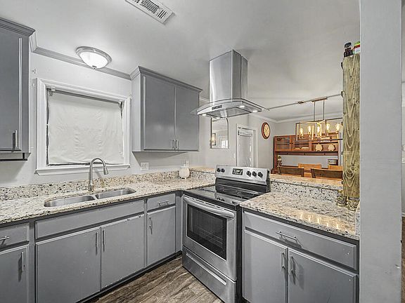 3rd image of 6138 Baywood Dr