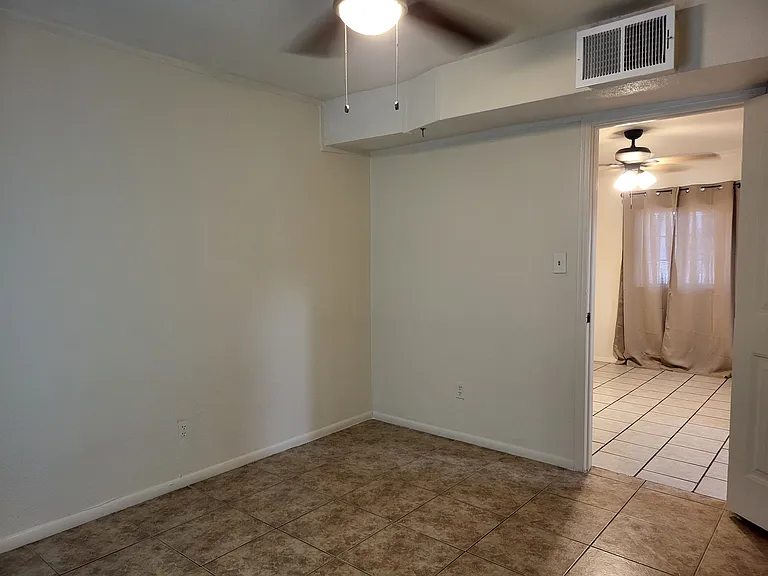 2117 W Hadley St — Photo 34
