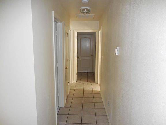 2nd image of 744 Horizon View Dr