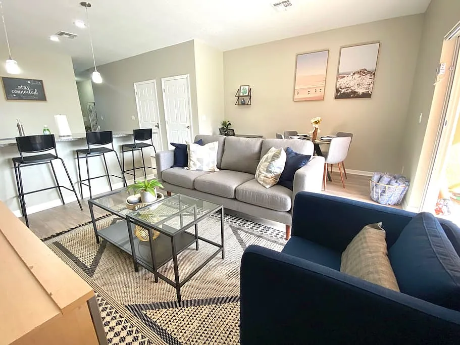 3 bed, $6,750 — Photo 4