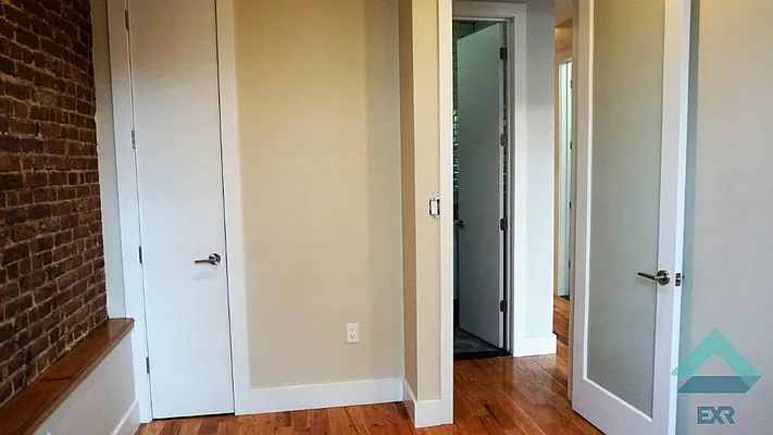 Rented by EXR | media 17