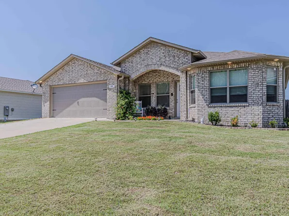 99 Formon Dr, Paragould, AR 72450