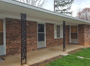 707 Country Club Rd #D, Hurt, VA 24563