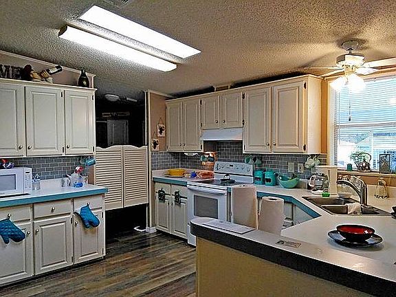 2nd image of 2217 Hollowridge Dr