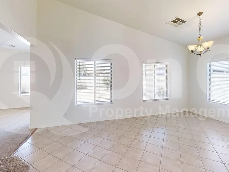 12204 W Ocotillo Ln — Photo 4