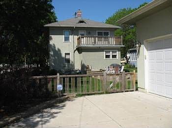 5th image of 202 Oak St N
