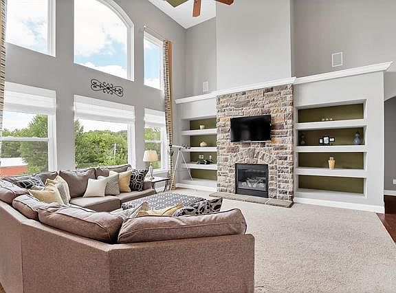5th image of 203 Castlewood Estates Ct