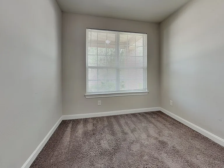 Spacious corner room with ampl