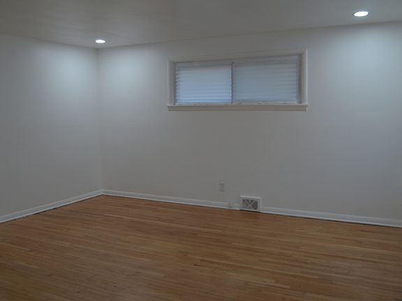 4th image of 666 E Sibley Blvd