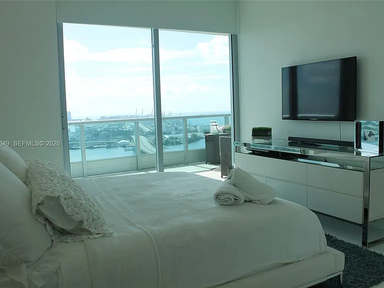 900 Biscayne Blvd — Photo 4