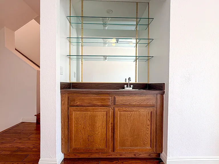 18242 Burbank Blvd #8 — Photo 23