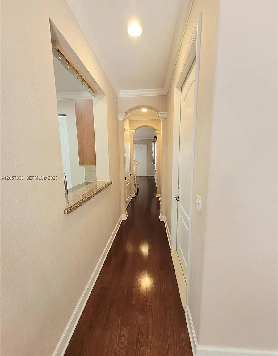 Pine Island Commercial — Photo 4