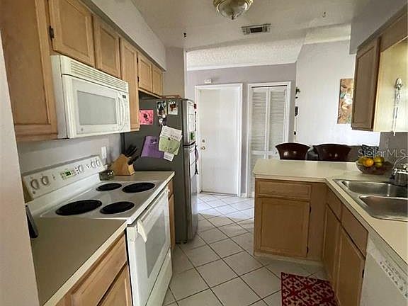 4th image of 644 Dromedary Ct