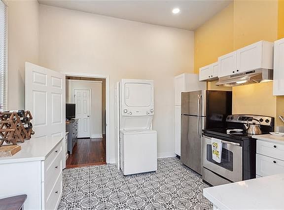 4th image of 2721 General Taylor St