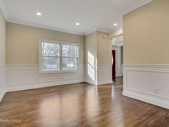 4th image of 43 Ivy Dr