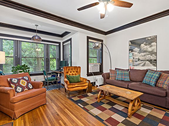 5th image of 1144 W Montrose Ave #2