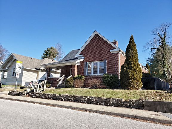 2nd image of 525 S Woodlawn Ave