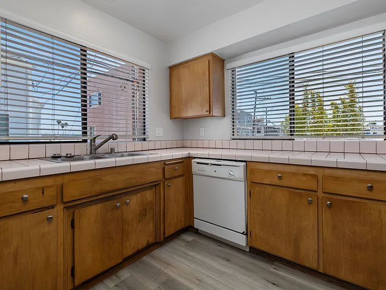 829 San Jose Pl #829 — Photo 8