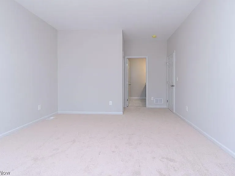 314 Halstead Ln — Photo 10