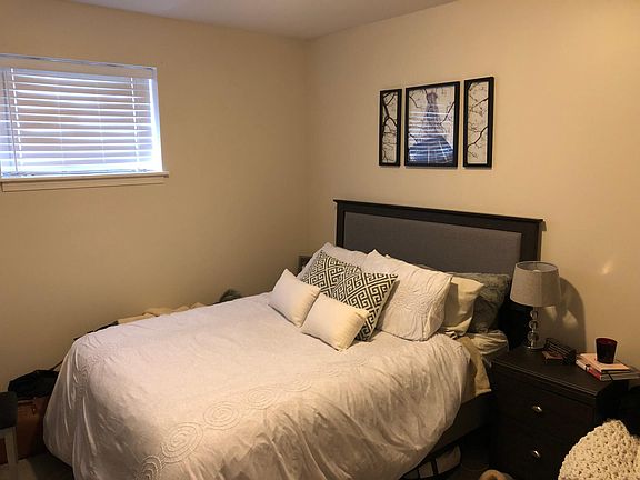 3rd image of 3011 N Clifton Ave #304