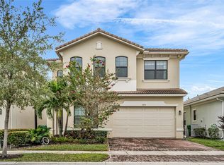 8870 NW 37th Dr, Coral Springs, FL 33065