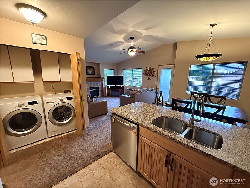 3rd image of 525 Alpine Place #G3